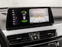 BMW X1 xDrive25e Sportline 221Pk Automaat (GROOT NAVI, HEAD-UP DISPLAY, DEALER ONDERHOUDEN, LEDEREN SPORTSTOELEN, CAMERA, STOELVERWARMING, GETINT GLAS, TREKHAAK, CRUISE, NIEUWSTAAT)