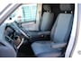 Volkswagen Transporter | Comfortline | L1 | 150 pk | PDC Achter | Betonplex Laadvloer | Navi | Cruise Control | Apple Carplay | Verwarmde Voorruit