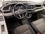 Volkswagen Transporter 2.0 TDI L1H1 28 Highline 150Pk Automaat (APPLE CARPLAY, GROOT NAVI, 3 ZITS, ADAPTIVE CRUISE, PARKEERSENSOREN, LM VELGEN, NIEUWE APK, NIEUWSTAAT)