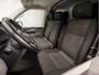 Volkswagen Transporter 2.0 TDI L1H1 28 Highline 150Pk Automaat (APPLE CARPLAY, GROOT NAVI, 3 ZITS, ADAPTIVE CRUISE, PARKEERSENSOREN, LM VELGEN, NIEUWE APK, NIEUWSTAAT)