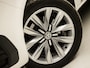 Volkswagen Transporter 2.0 TDI L1H1 28 Highline 150Pk Automaat (APPLE CARPLAY, GROOT NAVI, 3 ZITS, ADAPTIVE CRUISE, PARKEERSENSOREN, LM VELGEN, NIEUWE APK, NIEUWSTAAT)