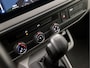 Volkswagen Transporter 2.0 TDI L1H1 28 Highline 150Pk Automaat (APPLE CARPLAY, GROOT NAVI, 3 ZITS, ADAPTIVE CRUISE, PARKEERSENSOREN, LM VELGEN, NIEUWE APK, NIEUWSTAAT)