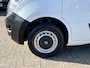 Opel Movano 2.3 CDTI 146pk 750kg laadklep Zijdeur Airco cruise controle Trekhaak 2500kg Telefoonverbinding Navigatiesysteem 3-Persoons bakwagen verhuiswagen Meubelbak euro 6