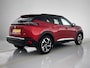 Peugeot e-2008 EV GT 50 kWh 136 pk | Navigatie | Elektrisch Glazen Panoramadak | Accu 98% | Achteruitrijcamera | Parkeersensoren Voor en Achter | LED Koplampen | Keyless Start | Dodehoek Detectie | Climate Control | 17" Lichtmetalen Velgen | Apple Carplay/Android Auto |