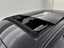 Peugeot e-2008 EV GT 50 kWh 136 pk | Navigatie | Elektrisch Glazen Panoramadak | Accu 98% | Achteruitrijcamera | Parkeersensoren Voor en Achter | LED Koplampen | Keyless Start | Dodehoek Detectie | Climate Control | 17" Lichtmetalen Velgen | Apple Carplay/Android Auto |