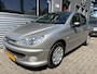 Peugeot 206 1.4 Forever -5DRS.-AIRCO-ELEK. RAMEN VOOR-ORIGINEEL NEDERLANDS!-DEALER ONDERHOUDEN!-ETC.
