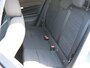 Jeep Avenger 54 kWh Longitude | Navigatie | Achteruitrijcamera | 17'' LM velgen | Keyless Entry