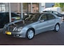 Mercedes-Benz E-klasse 280 Elegance YOUNGTIMER Nederlandse auto 150738 NAP laatste beurt pas gehad met oa Harman Kardon audio pdc navigatie stoelverwarming elektr verstelbare stoelen met memory automaat onderhoudshistorie compl