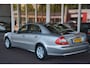 Mercedes-Benz E-klasse 280 Elegance YOUNGTIMER Nederlandse auto 150738 NAP laatste beurt pas gehad met oa Harman Kardon audio pdc navigatie stoelverwarming elektr verstelbare stoelen met memory automaat onderhoudshistorie compl