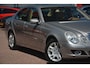 Mercedes-Benz E-klasse 280 Elegance YOUNGTIMER Nederlandse auto 150738 NAP laatste beurt pas gehad met oa Harman Kardon audio pdc navigatie stoelverwarming elektr verstelbare stoelen met memory automaat onderhoudshistorie compl