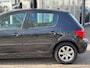 Peugeot 307 1.4 Premium Airco Cruise LM velgen Elektr.ramen Nieuwe APK Inruilkoopje Mag zo mee! Geen garantie
