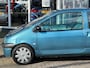 Renault Twingo 1.2 Lazuli Airco Bluetooth Elektrische ramen Lage KM