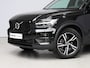 Volvo XC40 1.5 T2 R-Design / Adaptive Cruise / Keyless / BLIS / Nubuck Bekleding / Verwarmbare Stoelen + Stuur / Pilot Assist / Getint Glas /