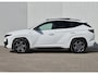 Hyundai Tucson 1.6 T-GDI PHEV Plug-in N Line Sky 4WD Automaat / Accu SoH 100% / Glazen schuif- en kanteldak / Apple Carplay Android Auto / Stuur- en Stoelverwarming / Rondomzicht camera / Elektrische achterklep / Trekgewicht 1350kg /