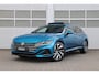 Volkswagen Arteon Shooting Brake 1.4 TSI 218pk DSG eHybrid R-Line | SoH 100% | Trekhaak | Panoramadak | 360 Camera | Stoelverwarming