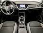 Opel Grandland X 1.2 Turbo Sport (APPLE CARPLAY, GROOT NAVI, CAMERA, LEDER, GETINT GLAS, SPORTSTOELEN, PARKEERSENSOREN, CRUISE, NIEUWE APK, NIEUWSTAAT)