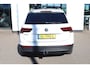 Volkswagen Tiguan 1.5 TSI Comfortline Business 96KW/130PK, trekhaak, 17 LMV, privacy glas, NL Auto 2e eigenaar door ons nieuw geleverd en onderhouden, elektrische achterklep, achteruitrijcamera, chrome dakrailing + sierlijsten, privacy glas, 3 zone climatronic, navigatie, parkeersensoren voor en achter privacy glas