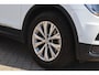 Volkswagen Tiguan 1.5 TSI Comfortline Business 96KW/130PK, trekhaak, 17 LMV, privacy glas, NL Auto 2e eigenaar door ons nieuw geleverd en onderhouden, elektrische achterklep, achteruitrijcamera, chrome dakrailing + sierlijsten, privacy glas, 3 zone climatronic, navigatie, parkeersensoren voor en achter privacy glas