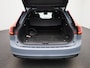 Volvo V90 2.0 T8 AWD R-Design PANORAMADAK | SPORTSTOELEN | ELEKTRISCHE STOELEN | VIRTUEEL COCKPIT | RONDOM CAMERA | NAVIGATIE | ADAPTIEVE CRUISE | BOWERS & WILKINS | MEMORY GEHEUGEN STOEL | APPLE CARPLAY |