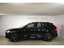 Volvo XC60 T6 350PK Automaat AWD Plus Black Edition / Adaptieve cruise control / Harman Kardon / BLIS / Panoramadak / Apple carplay  / Elektrische achterklep / Elektrische stoelen met geheugen / Stoel en stuurwielverwarming / 21” velgen /