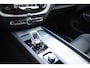 Volvo XC60 T6 350PK Automaat AWD Plus Black Edition / Adaptieve cruise control / Harman Kardon / BLIS / Panoramadak / Apple carplay  / Elektrische achterklep / Elektrische stoelen met geheugen / Stoel en stuurwielverwarming / 21” velgen /