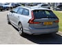 Volvo V90 T6 350 PK Plug-in hybrid AWD Ultra Dark Trekhaak | HUD | H&K | 360 Camera | Pano Dak | Leer