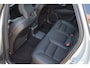 Volvo V90 T6 350 PK Plug-in hybrid AWD Ultra Dark Trekhaak | HUD | H&K | 360 Camera | Pano Dak | Leer