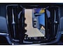 Volvo V90 T6 350 PK Plug-in hybrid AWD Ultra Dark Trekhaak | HUD | H&K | 360 Camera | Pano Dak | Leer