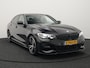 BMW 3-Serie 320e M Sport Shadow Plug In Hybrid PHEV | Alcantara Sportstoelen Verwarmd | Sfeerverlichting | 19"L.M | Virtual | Apple Carplay | DAB | Navi Full Map |