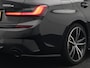 BMW 3-Serie 320e M Sport Shadow Plug In Hybrid PHEV | Alcantara Sportstoelen Verwarmd | Sfeerverlichting | 19"L.M | Virtual | Apple Carplay | DAB | Navi Full Map |