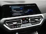 BMW 3-Serie 320e M Sport Shadow Plug In Hybrid PHEV | Alcantara Sportstoelen Verwarmd | Sfeerverlichting | 19"L.M | Virtual | Apple Carplay | DAB | Navi Full Map |