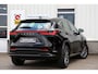 Lexus NX 350h*Fabrieksgarantie t/m02-2034!*Perfect Onderh.*BTW*ACC/Leder/Stoelverw./Stuurverw./Camera/Dodehoek/Rijstrook/Elek. Klep/LED/DAB/Standkachel/Parkeersens.V+A/18 inch LM*