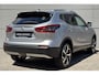 Nissan Qashqai 1.2 Tekna / Nederlandse Auto / 360 camera / DAB / Panorama dak / Trekhaak / Navigatie / Parkeersensors voor en achter / Verwarmbare voorstoelen / Voorruitverwarming / Dodehoek Sensoren