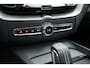 Volvo XC60 2.0 T8 Plug-in hybrid AWD Ultimate Dark | Luchtvering | Pano | B&W audio  | Head-up | Trekhaak | 360 camera