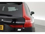 Volvo XC60 2.0 T8 Plug-in hybrid AWD Ultimate Dark | Luchtvering | Pano | B&W audio  | Head-up | Trekhaak | 360 camera