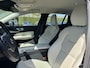 Volvo V60 2.0 T5 Momentum / Trekhaak / Leder / Navigatie / 18'' / Apple CarPlay / Parkeerhulp V+A / Stoelverwarming / Cruise Control