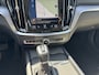 Volvo V60 2.0 T5 Momentum / Trekhaak / Leder / Navigatie / 18'' / Apple CarPlay / Parkeerhulp V+A / Stoelverwarming / Cruise Control