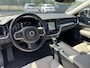 Volvo V60 2.0 T5 Momentum / Trekhaak / Leder / Navigatie / 18'' / Apple CarPlay / Parkeerhulp V+A / Stoelverwarming / Cruise Control