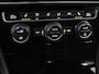 Volkswagen Golf 1.0 TSI R Line | Stoelverwarming | Carplay | Adaptive cruise | Navigatie | Full LED | Parkeerhulp | Climate control | Active Info Display