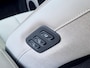 Hyundai Ioniq 5 Lounge 77.4 kWh Automaat / 3 Fase / Panoramadak / Cruise Control Adaptief / Lederen Bekleding / HUD