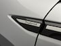 Citroën C5 X Business Plus Hybrid 225 pk Automaat | Navigatie | Achteruitrijcamera | Parkeersensoren Voor en Achter | Verwarmde Comfortstoelen | LED Koplampen | Keyless Entry/Start | Verwarmd Lederen Stuurwiel | Trekhaak | Adaptieve Cruise Control | 19" Lichtmetalen Velgen | Apple Carplay/Android Auto |