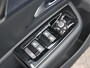 Citroën C5 X Business Plus Hybrid 225 pk Automaat | Navigatie | Achteruitrijcamera | Parkeersensoren Voor en Achter | Verwarmde Comfortstoelen | LED Koplampen | Keyless Entry/Start | Verwarmd Lederen Stuurwiel | Trekhaak | Adaptieve Cruise Control | 19" Lichtmetalen Velgen | Apple Carplay/Android Auto |