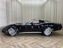 Chevrolet Corvette C3 Targa *Holley / Edelbrock* / Cruise Control / 350 Cu V8 5,7L Automaat / Chrome Knock-Off Wheels