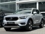 Volvo XC40 T3 160PK Momentum | Camera| Trekhaak| H&K Sound| Stoelverw| CarP