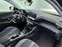 Peugeot 2008 SUV Allure 130 pk Automaat | Navigatie | Achteruitrijcamera | Parkeersensoren Voor en Achter | LED Koplampen | Keyless Entry/Start | Lederen Stuurwiel | Climate Control | Cruise Control | 17" Lichtmetalen Velgen | Apple Carplay/Android Auto |