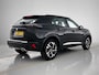 Peugeot 2008 SUV Allure 130 pk Automaat | Navigatie | Achteruitrijcamera | Parkeersensoren Voor en Achter | LED Koplampen | Keyless Entry/Start | Lederen Stuurwiel | Climate Control | Cruise Control | 17" Lichtmetalen Velgen | Apple Carplay/Android Auto |