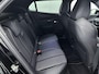 Peugeot e-2008 EV GT 54 kWh 156 pk | Navigatie | Achteruitrijcamera | Parkeersensoren Voor en Achter | Alcantara Bekleding | Sportstoelen | Full-LED Koplampen | Keyless Entry/Start | Dodehoek Detectie | Adaptieve Cruise Control | 18" Lichtmetalen Velgen | Apple Carplay/Android Auto |