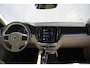 Volvo V60 T6 350PK Plug-in hybrid AWD Essential Edition | Adaptieve Cruise Control met Pilot Assist | Verwarmbare voorstoelen + stuurwiel | High Performance Audiosysteem | Park Assist voor + achter | Parkeercamera achter |  Blind Spot Information System | Apple CarPlay | 18'' Lichtmetalen wielen |