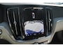 Volvo V60 T6 350PK Plug-in hybrid AWD Essential Edition | Adaptieve Cruise Control met Pilot Assist | Verwarmbare voorstoelen + stuurwiel | High Performance Audiosysteem | Park Assist voor + achter | Parkeercamera achter |  Blind Spot Information System | Apple CarPlay | 18'' Lichtmetalen wielen |