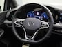 Volkswagen Golf 1.5eTSI/150PK R-Line Blckstyle DSG · Panoramadak · Camera + Parkeersensoren · App connect · Garantie tot februari 2026